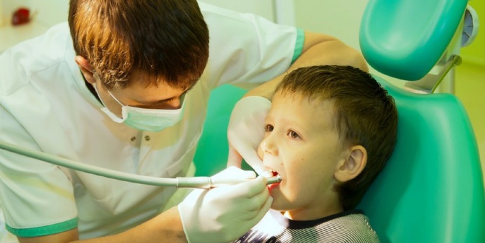 Зубной врач для детей. Детская стоматология. Детский зубной врач. Диспансеризация в стоматологии. Диспансеризация детей в стоматологии.